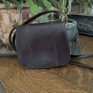 Liz Claiborne Polyvinyl Chloride Brown Women's Crossbody Wallet Bag Purse